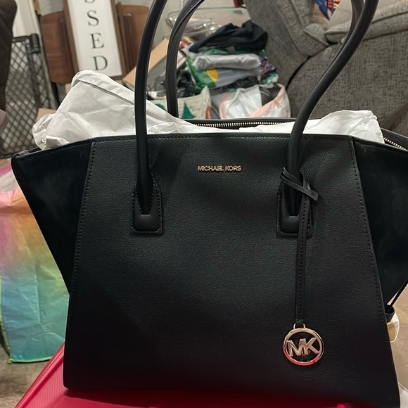 Black large tote , Michael Kors suede sides. Beautiful NEW - Picture 1 of 9